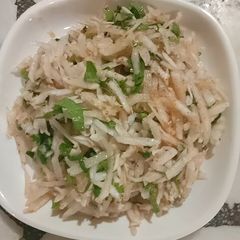 A picture of Grated Radish salad.