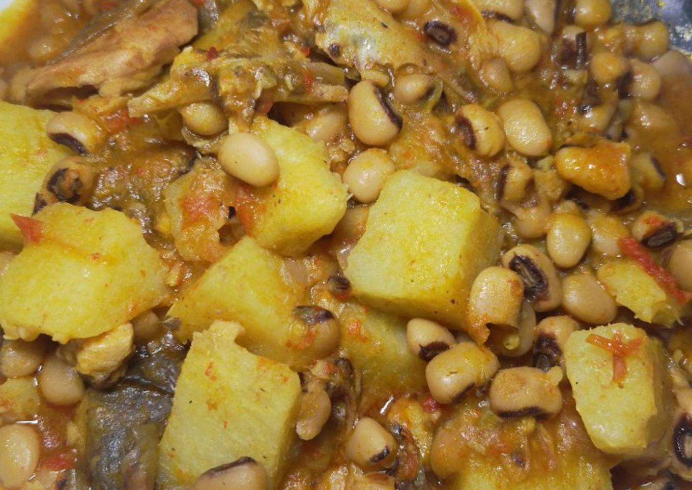 Yam and beans porridge