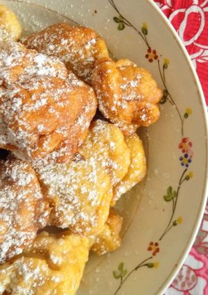 Foto principal de Buñuelos de avena rellenos de crema pastelera