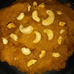 A picture of Papaya halwa.