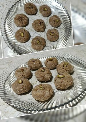 A picture of Caramel Cocoa Coconut Macarons.