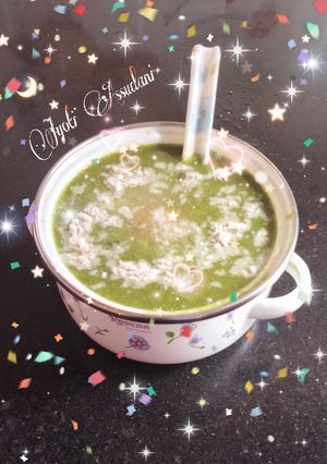 A picture of Spinach soup (palak soup).