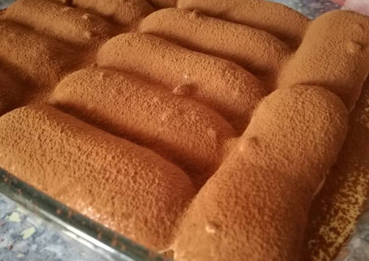 Tiramisú fácil de chocolate