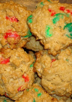 Una foto de GALLETAS DE AVENA CON CHOCOLATES M & M’S