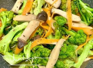 Hình của món Bông Cải Xanh Xào Nấm Chay.