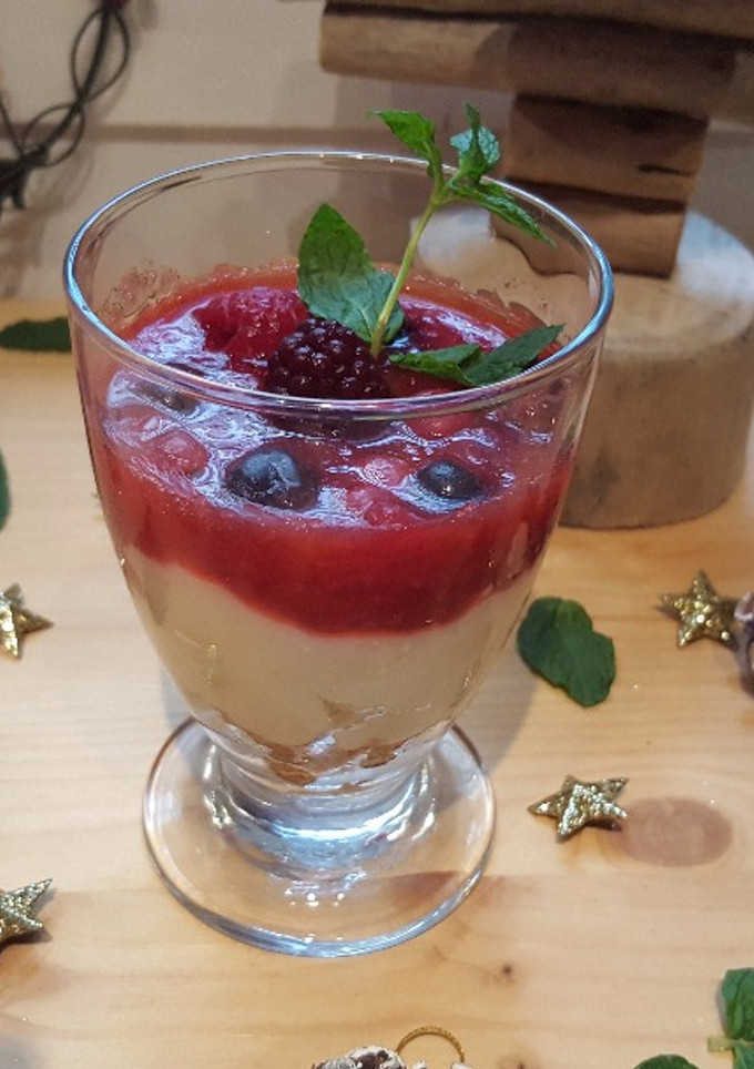 Una foto de Copitas Cheesecake navideñas
