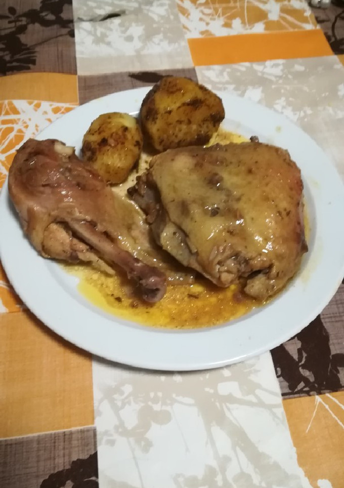 Una foto de Pollo en salsa de champiñones en la bolsa la olla GM g