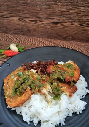 Foto resep Ayam Geprek Cabe Ijo