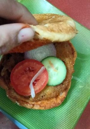 बर्गर (burger recipe in Hindi) रेसिपी मुख्य फोटो