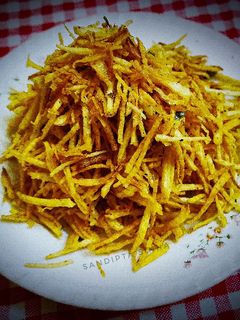 ঝুরি আলুভাজা (jhuri aloo bhaja recipe in bengali) রেসিপির প্রধান ছবি