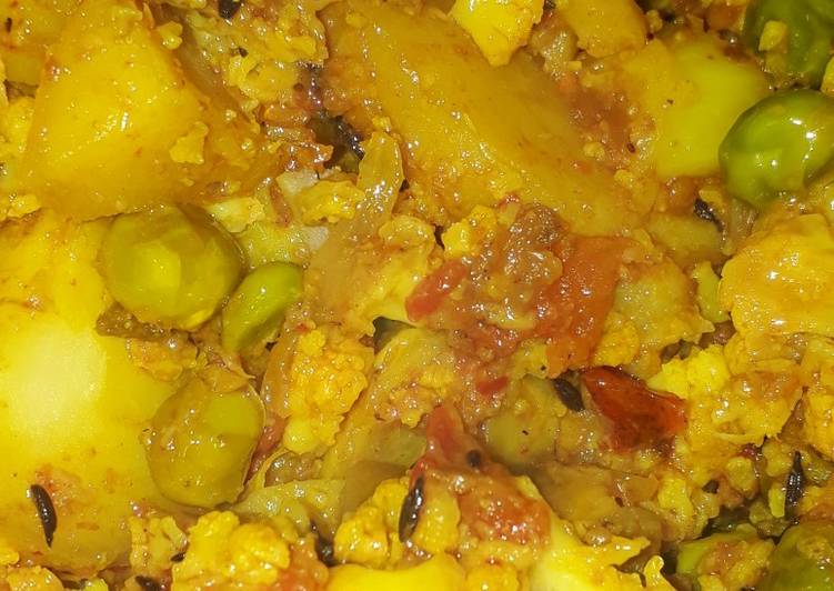 Aaloo gobhi matar veg