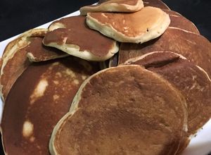 Una foto de Pancakes con Jarabe de Maple (Maple Syrup)