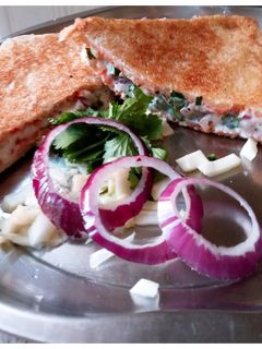 कर्ड सैंडविच (Curd sandwich recipe in hindi) रेसिपी मुख्य फोटो