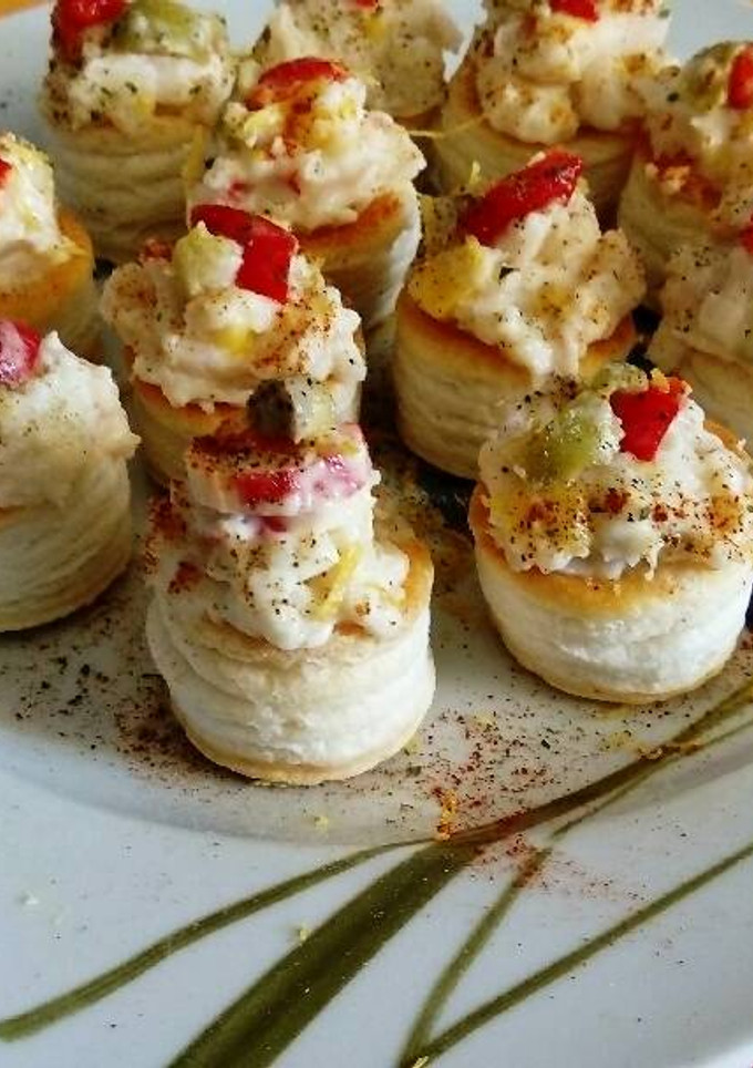 Una foto de Volovanes de ensaladilla de patatas