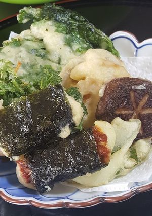A picture of Vegetable Tempura and Isobe-age with Rice Flour.