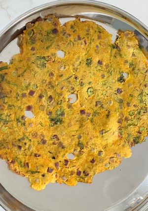 A picture of Jowar Rotti.