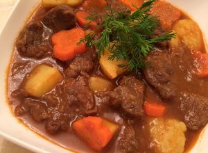 Hình của món Thịt bò sốt vang.