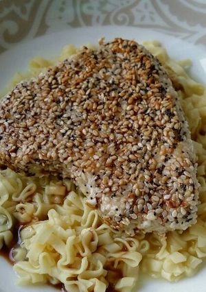 A picture of Vickys Sesame & Poppy Seed Crusted Tuna, GF DF EF SF NF.