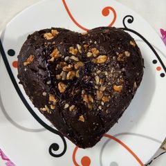 A picture of Walnut Brownie cake.
