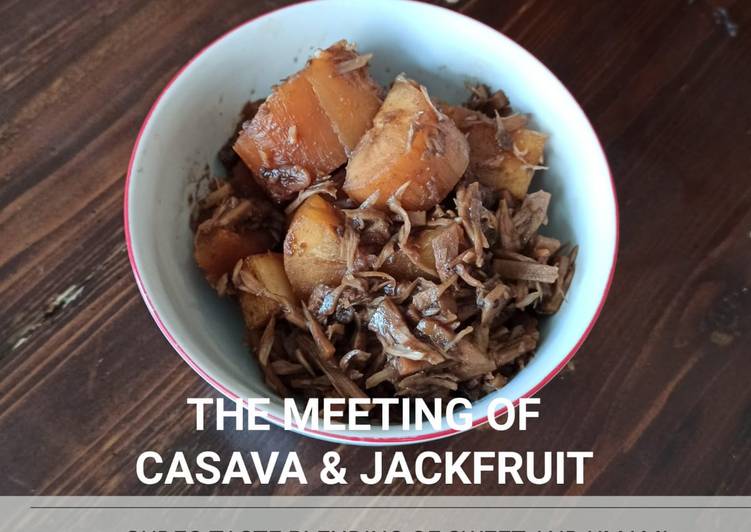 Langkah Mudah untuk Menyiapkan THE MEETING OF CASAVA AND JACKFRUIT (GUDEG SINGKONG &amp; GORI) yang Lezat Sekali