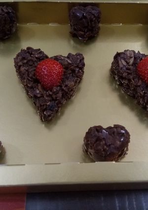 A picture of Muesli & nuts choco hearts.