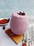 Smoothies yogurt strawberry dan murbei