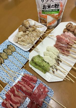 A picture of Skewered Fried Foods with Rice Flour.