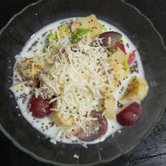 A picture of Salad buah.