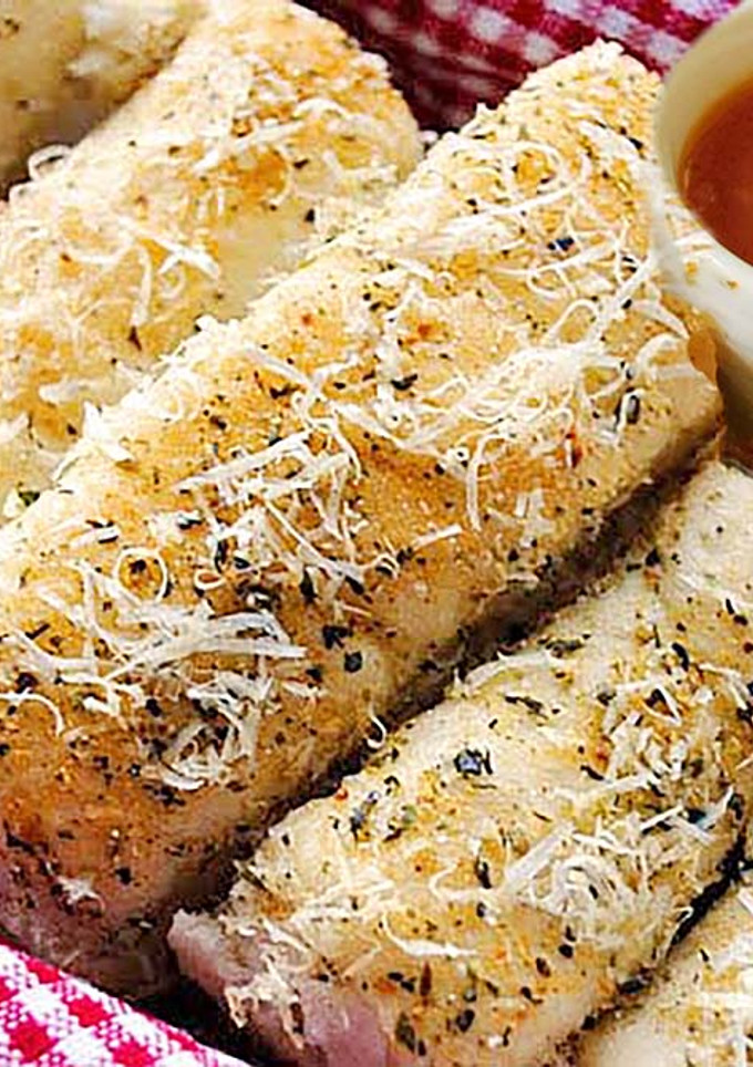 பூண்டு பிரட் ஸ்டிக்ஸ் (garlic breadsticks), தக்காளி சாஸ் செய்முறை முக்கிய புகைப்படம்