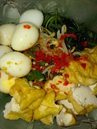 Langkah Gampang Membuat Resep Rujak Petis Madura yang  Bikin Ketagihan Anti Ribet, Mantap Sekali