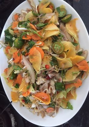 Hình của món Tai heo sốt Thái.