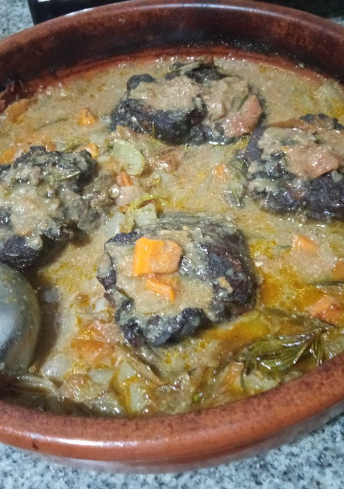 Una foto de Carrillada al vino rosado y almendra