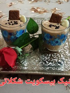 عکسی از دستور شیک بیسکویت شکلاتی 😋
