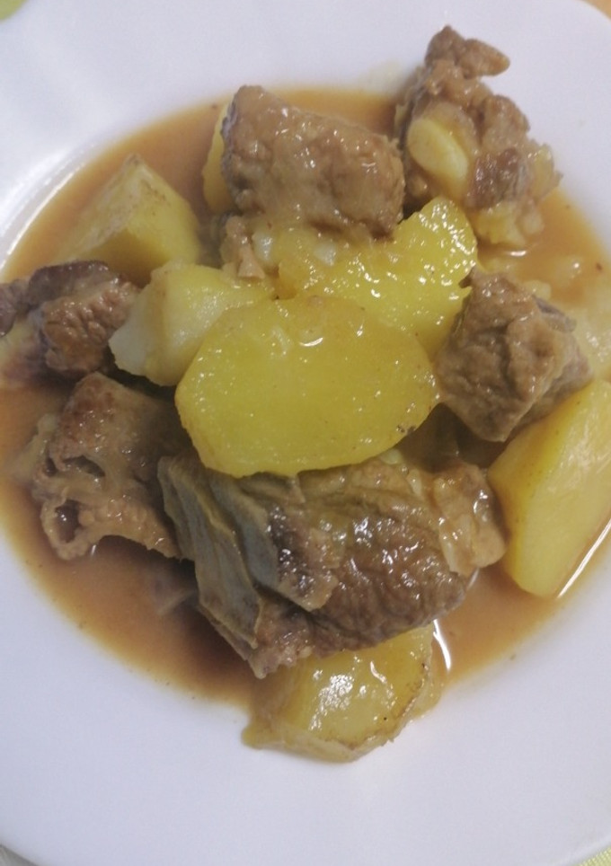 Una foto de Patatas con costillas