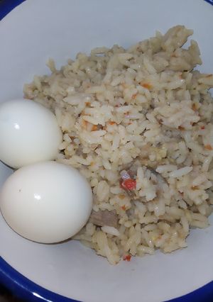 A picture of Jollop rice and boiled egg.