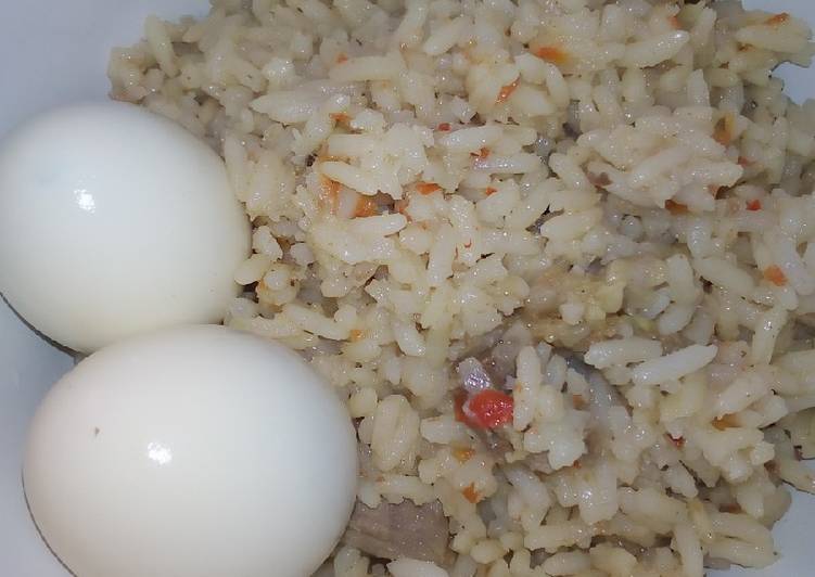 Jollop rice and boiled egg