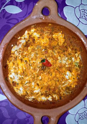 A picture of Tagine with Lamb Brain and Eggs.