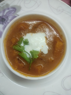 A picture of Tomato carrot soup.