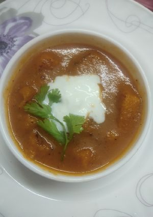 A picture of Tomato carrot soup.