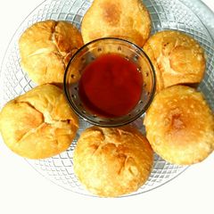 A picture of Khasta kachori.