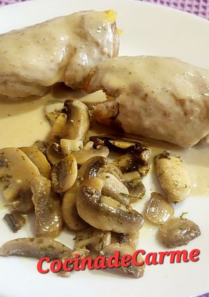 Foto principal de Popietas de cerdo con queso brie y salsa de champiñones