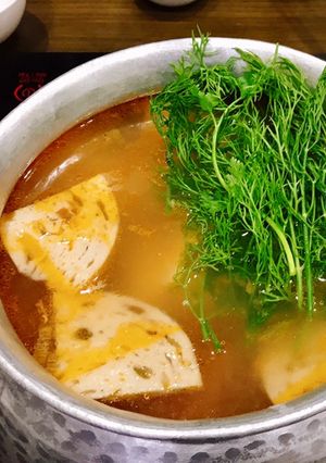 Hình của món Lẩu dấm mẻ miền Bắc.