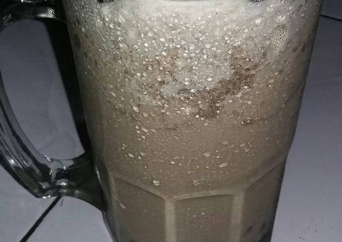 Milo Shake with black bubble