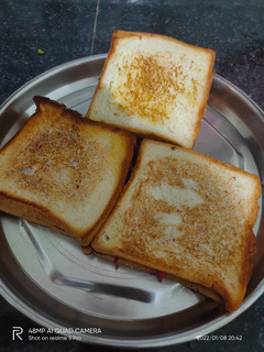 வெஜிடபிள் பிரெட் டோஸ்ட்(veg bread toast recipe in tamil) செய்முறை முக்கிய புகைப்படம்