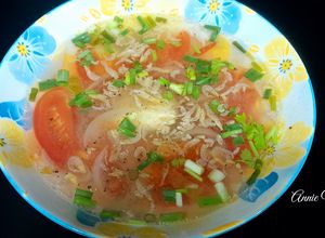 Hình của món Canh cá diêu hồng nấu cà chua tép khô.