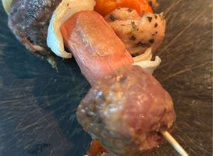 Una foto de Brochettes preparados con anticipación