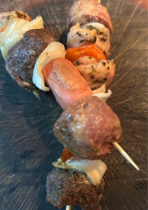Una foto de Brochettes preparados con anticipación