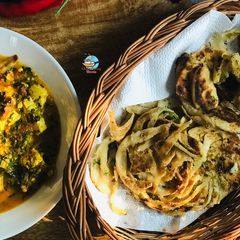 A picture of Garlic Lachha Paratha.