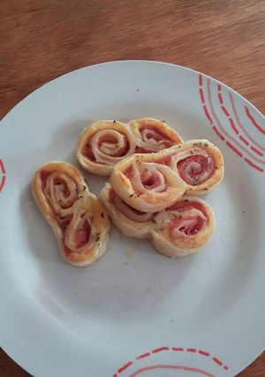 Una foto de Palmeritas de jamón y queso