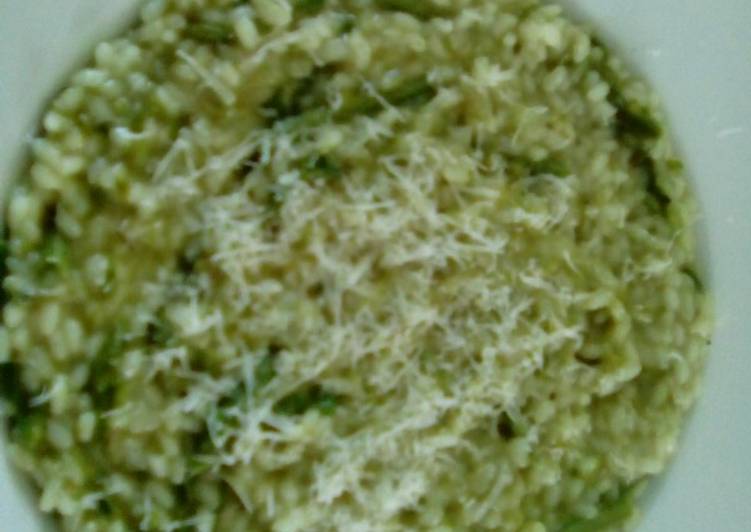 Risotto con i sapori siciliani a km0 asparagi selvatici e DOP RG